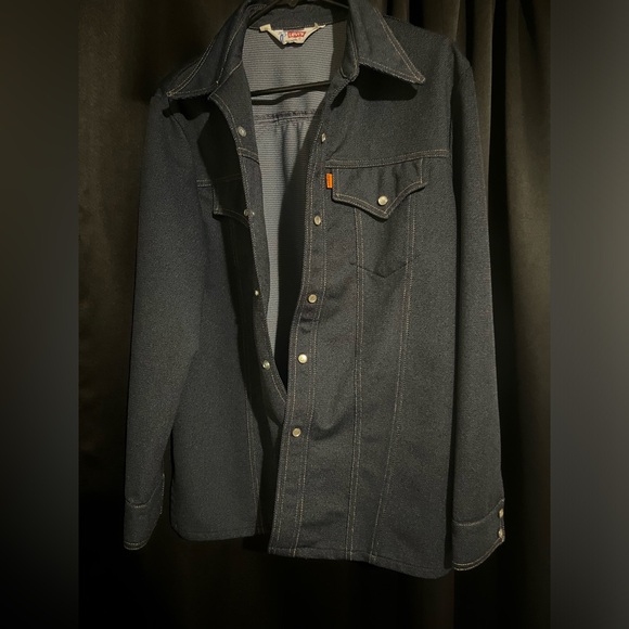 Levi’s button up top - Picture 2 of 5